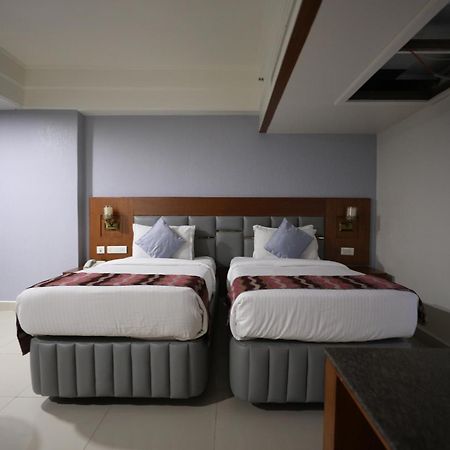 Eastin Hotels Hajdarabad Zewnętrze zdjęcie