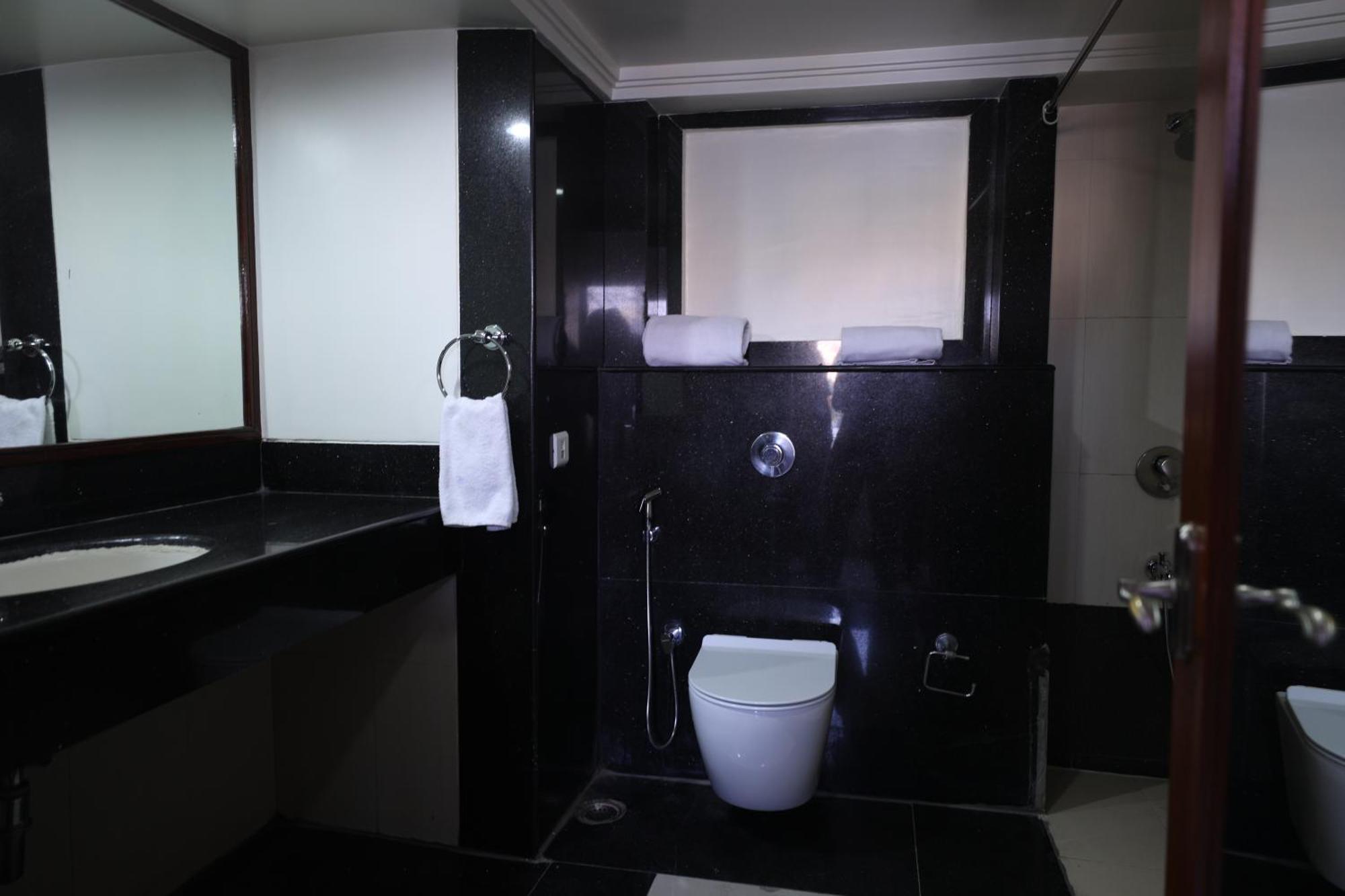 Eastin Hotels Hajdarabad Zewnętrze zdjęcie